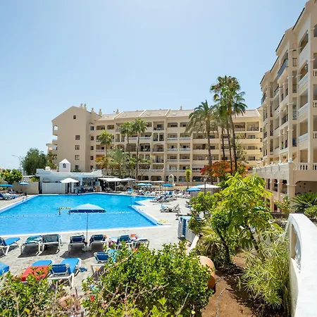 Wonderful 2 Bedroom Communal Heated Pool *