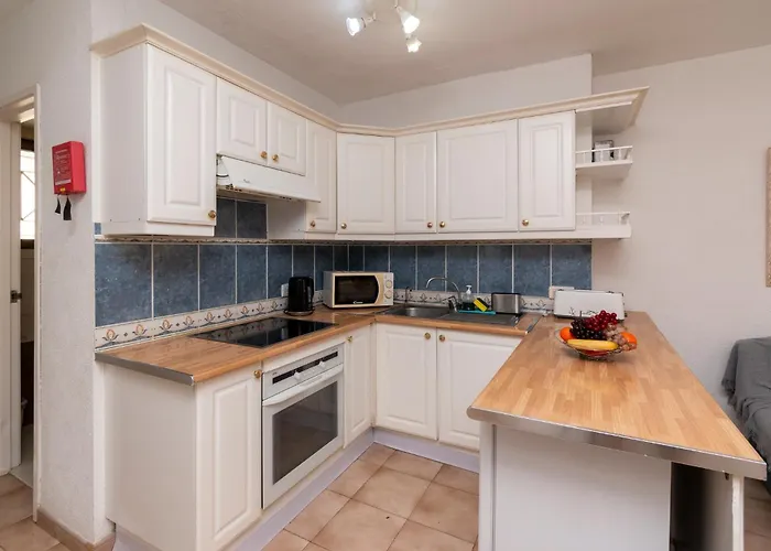 Wonderful 2 Bedroom Communal Heated Pool Apartamento