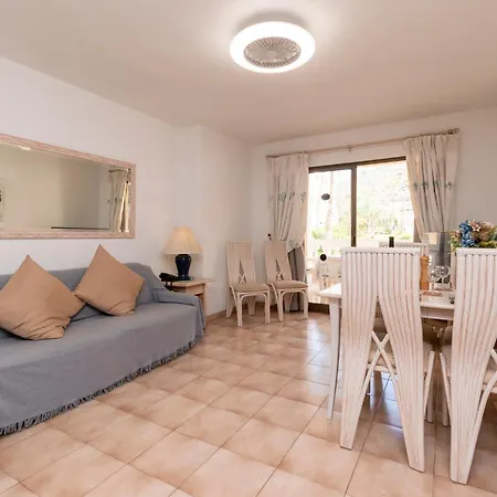 Wonderful 2 Bedroom Communal Heated Pool Appartement *