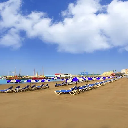 Apartmán Wonderful 2 Bedroom Communal Heated Pool