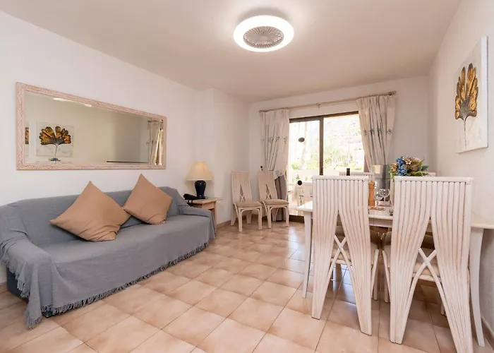 Wonderful 2 Bedroom Communal Heated Pool 公寓 *